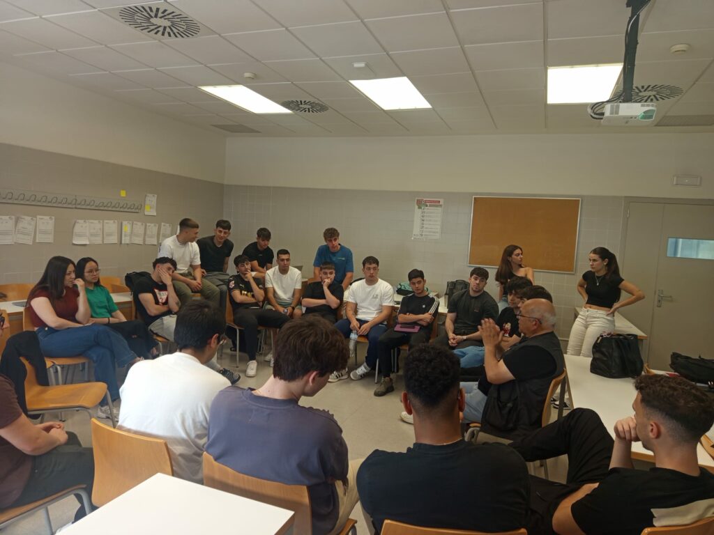 Encuentros intergeneracionales para el desarrollo profesional y personal
