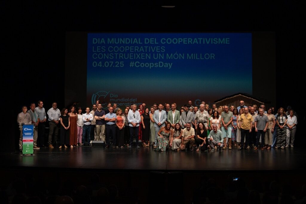 La resiliencia de la cooperación. Florida Grup Educatiu es reconocida tras la reconstrucción por la DANA