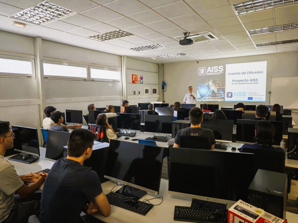 Florida Universitària pone a prueba un asistente IA desarrollado en el proyecto europeo AISS