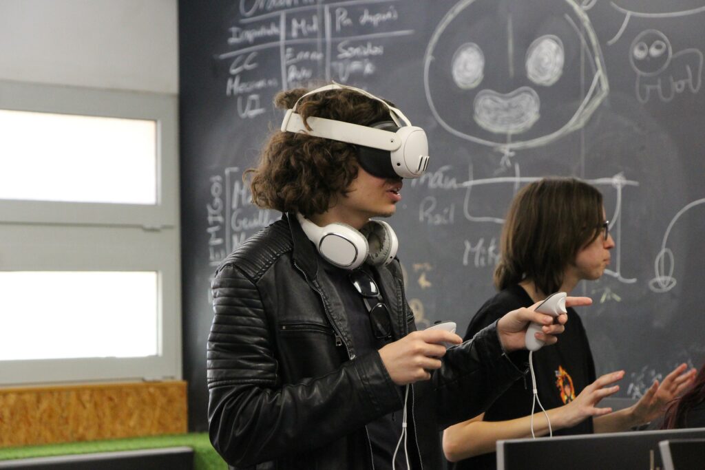 Alumnado de GVEI pone a prueba un proyecto de innovación educativa en Realidad Extendida (XR)