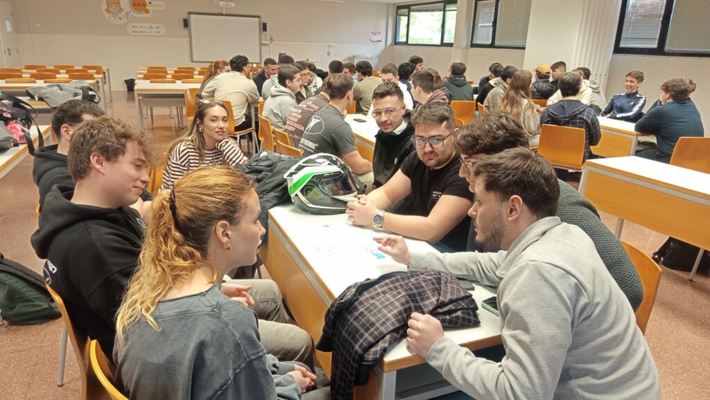 Cuando las disciplinas dialogan: Alumnado en Ingeniería y ADE comparten sesiones interdisciplinares