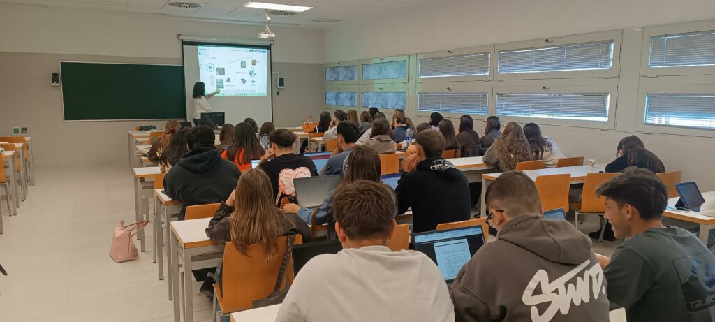 El Grado en Educación Primaria imparte un seminario especializado en autismo y CAA