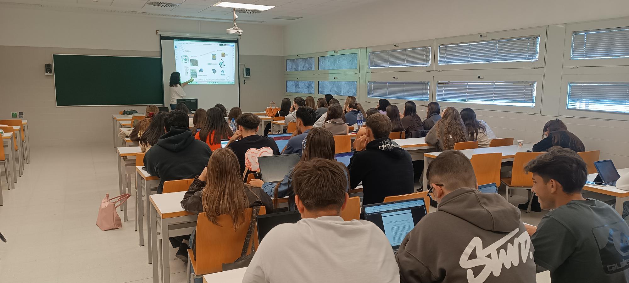 El Grado en Educación Primaria imparte un seminario especializado en autismo y CAA