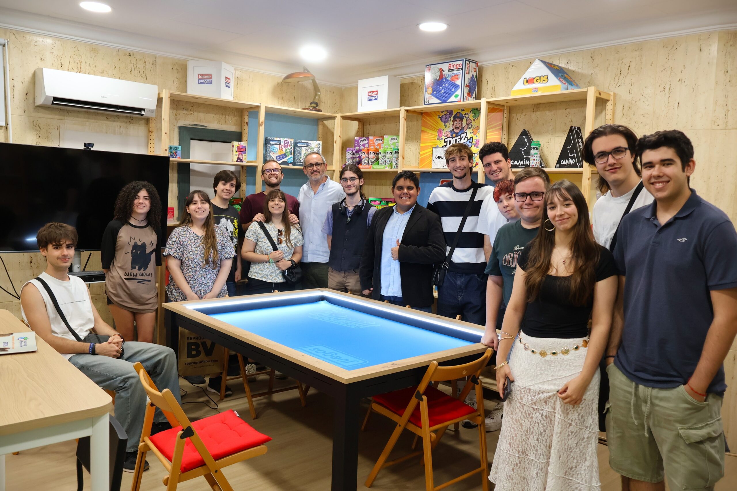 Alumnado de Videojuegos de Florida Universitària presenta sus juegos de mesa a Falomir Juegos