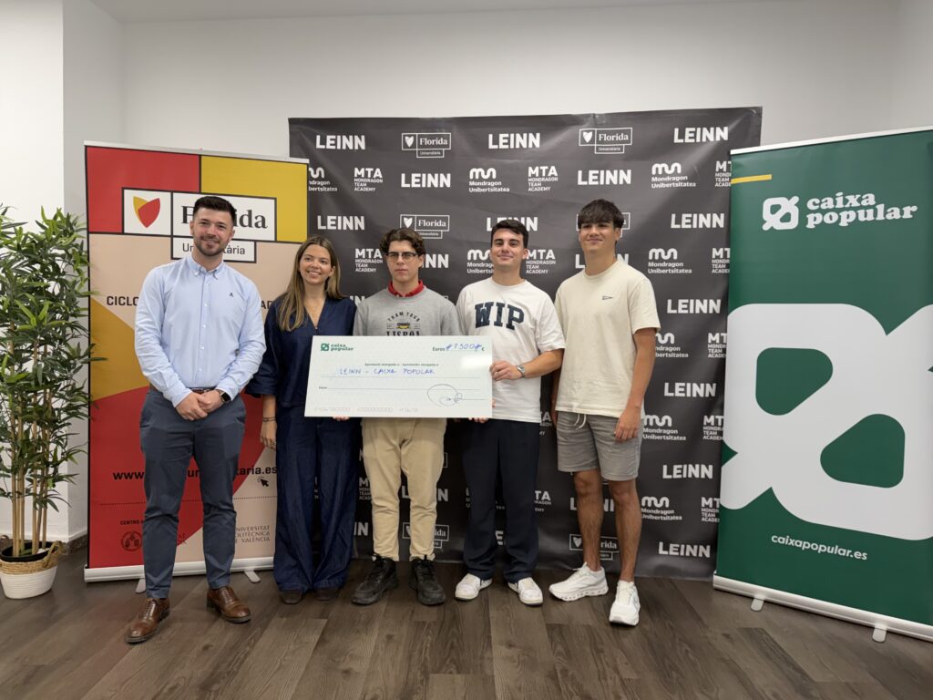 Las becas Caixa Popular reconocen el talento emprendedor del alumnado del Grado LEINN