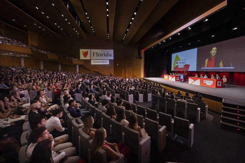 Florida Universitària celebra el Acto de Graduación 2026 y egresa a la primera promoción del Grado en Gestión del Transporte y la Logística