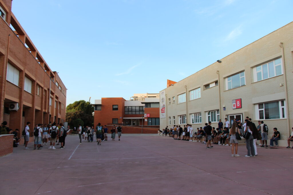 La enseñanza cooperativa inaugura el curso 26-27 en Florida Grup Educatiu