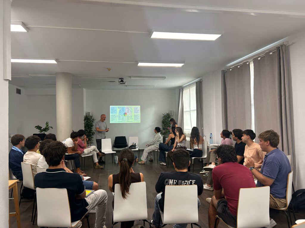 Loratzen acompaña al alumnado de LEINN para definir su proyecto profesional
