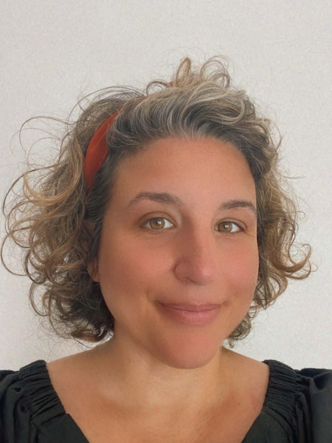 Dña. Isabel Fernández Gómez